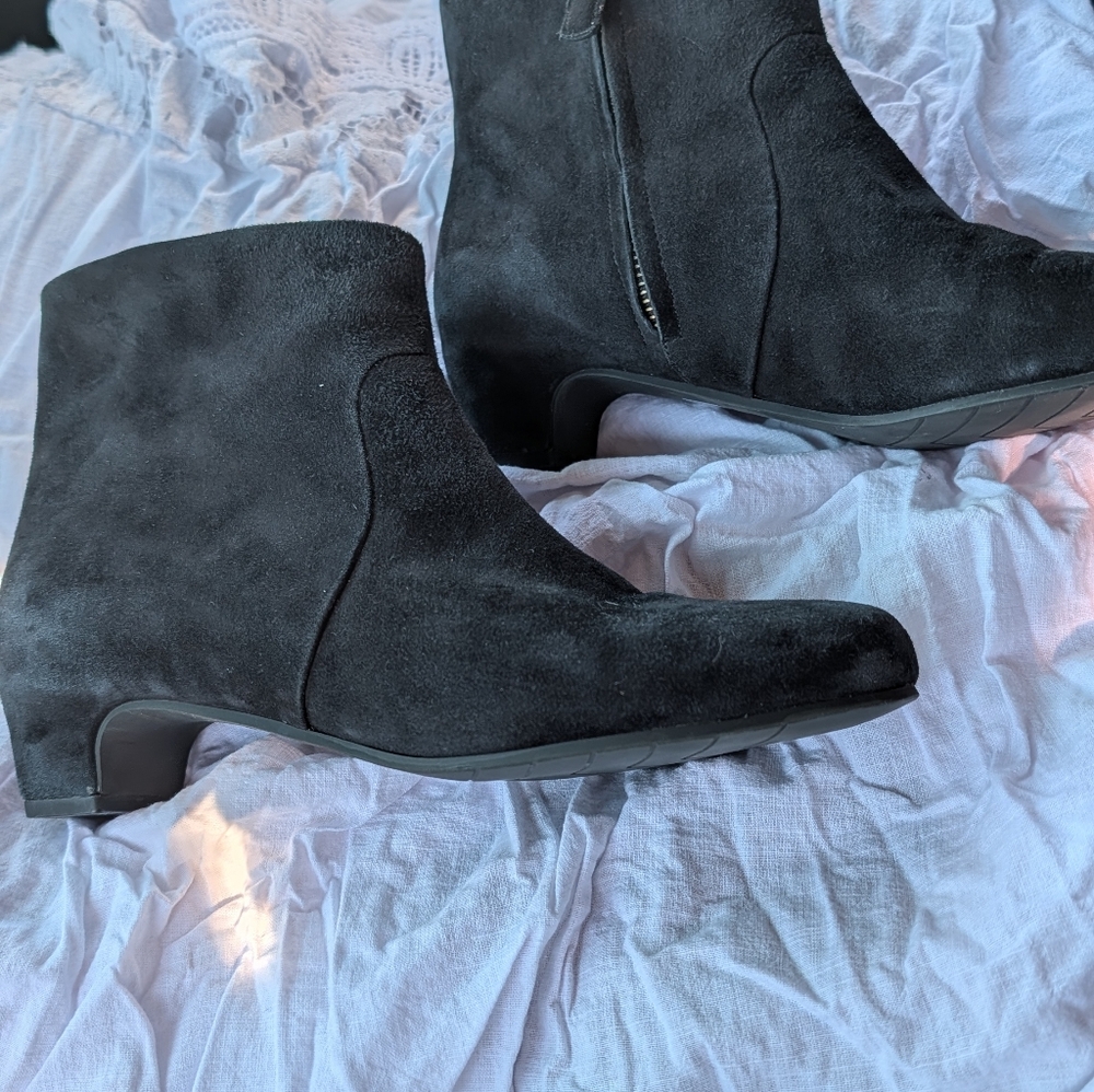 Eileen Fisher Black Suede Ankle Booties - Picture 4 of 5